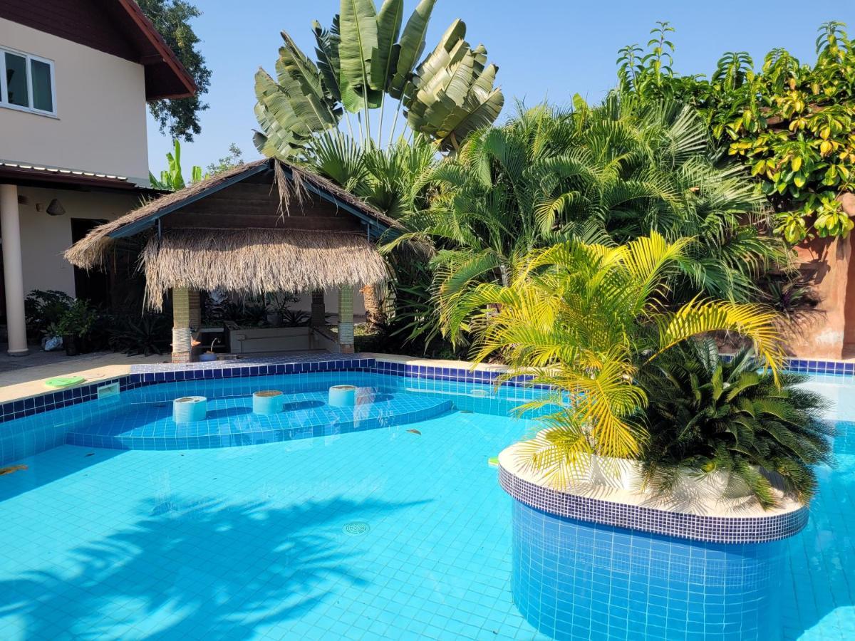 Mister Check Paradise * Si Chiang Mai